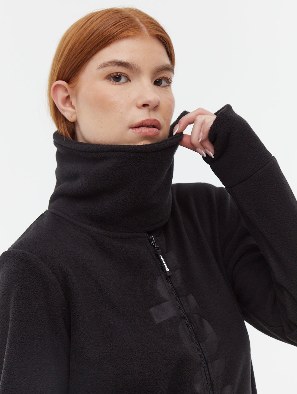 Finish Black Funnel Zips Microfleece Shot 3